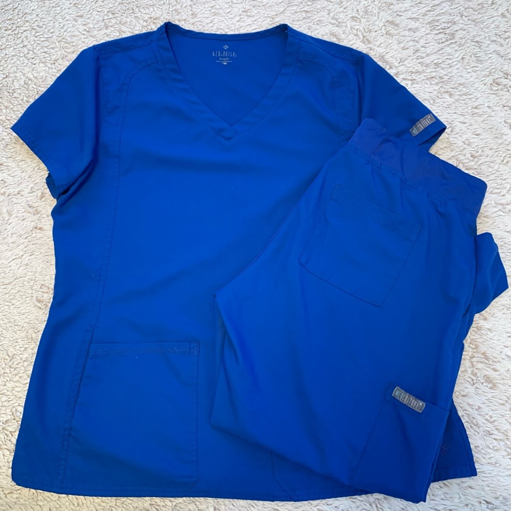 Royal Blue Med Couture scrub set!